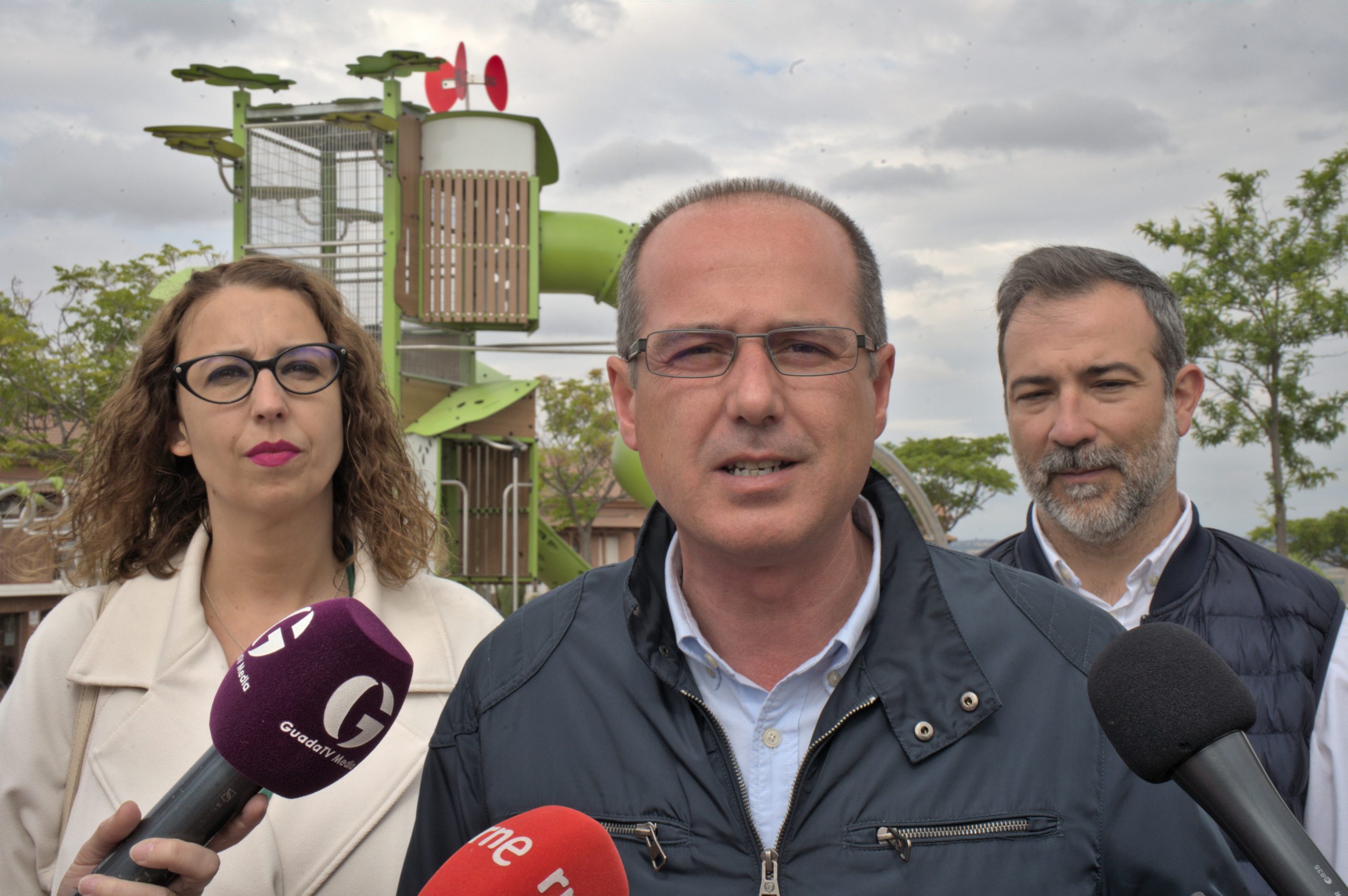 Alberto Rojo anuncia la construcción de un centro social, con una nueva biblioteca municipal, en la zona de Aguas Vivas